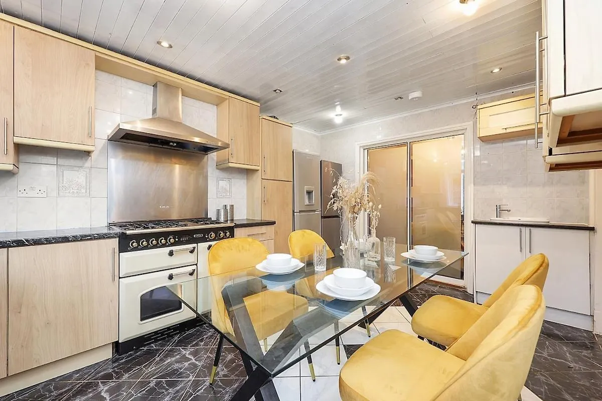 The City Townhouse By Harlington London United Kingdom